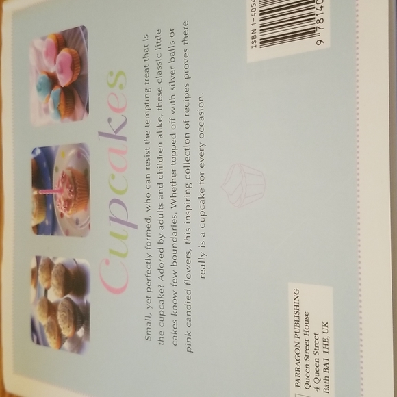 CUPCAKE RECIPE BOOK - Picture 2 of 2